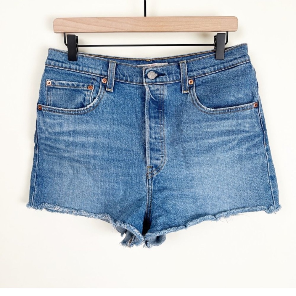 Levi’s rib cage shorts 31